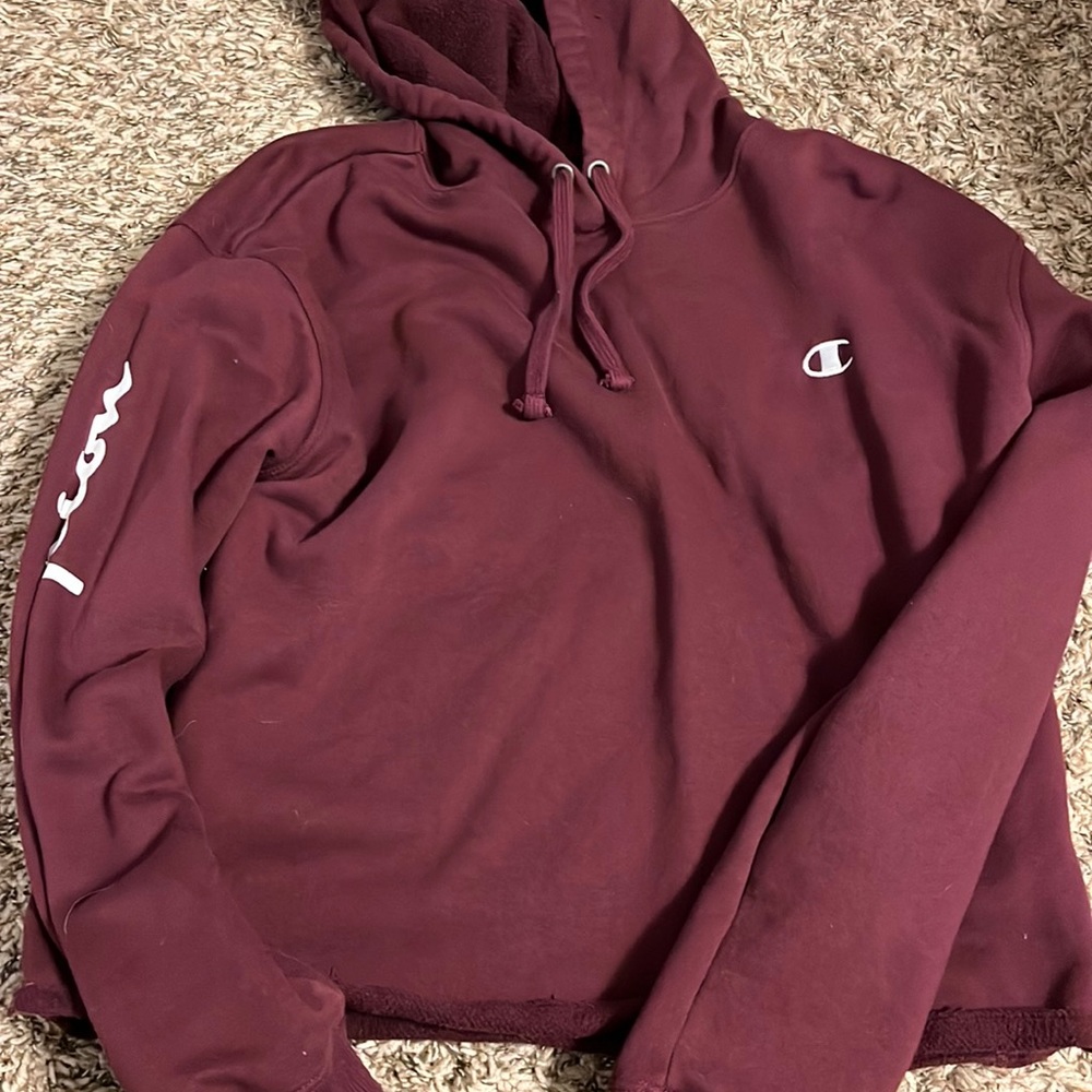 Cropped Maroon champion hoodie